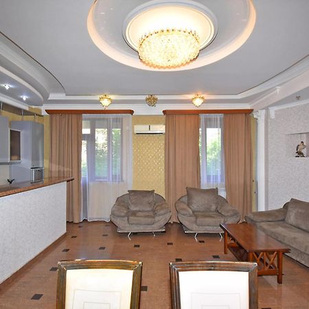 Armenak Apartment 5-Комнатная エレバン エクステリア 写真