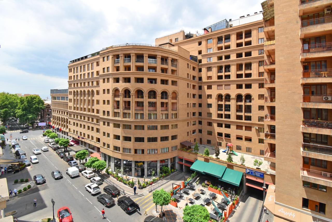 Armenak Apartment 5-Комнатная エレバン エクステリア 写真