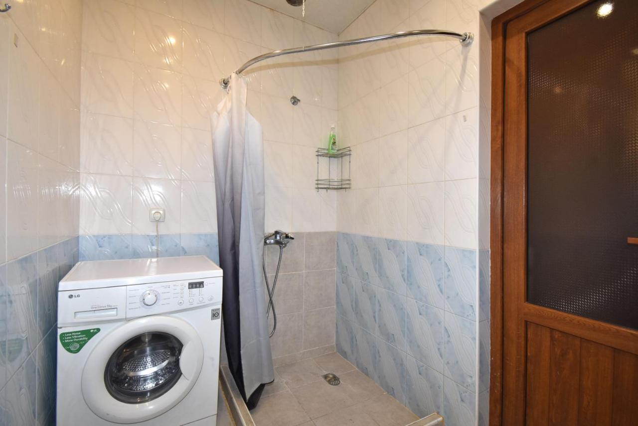 Armenak Apartment 5-Комнатная エレバン エクステリア 写真