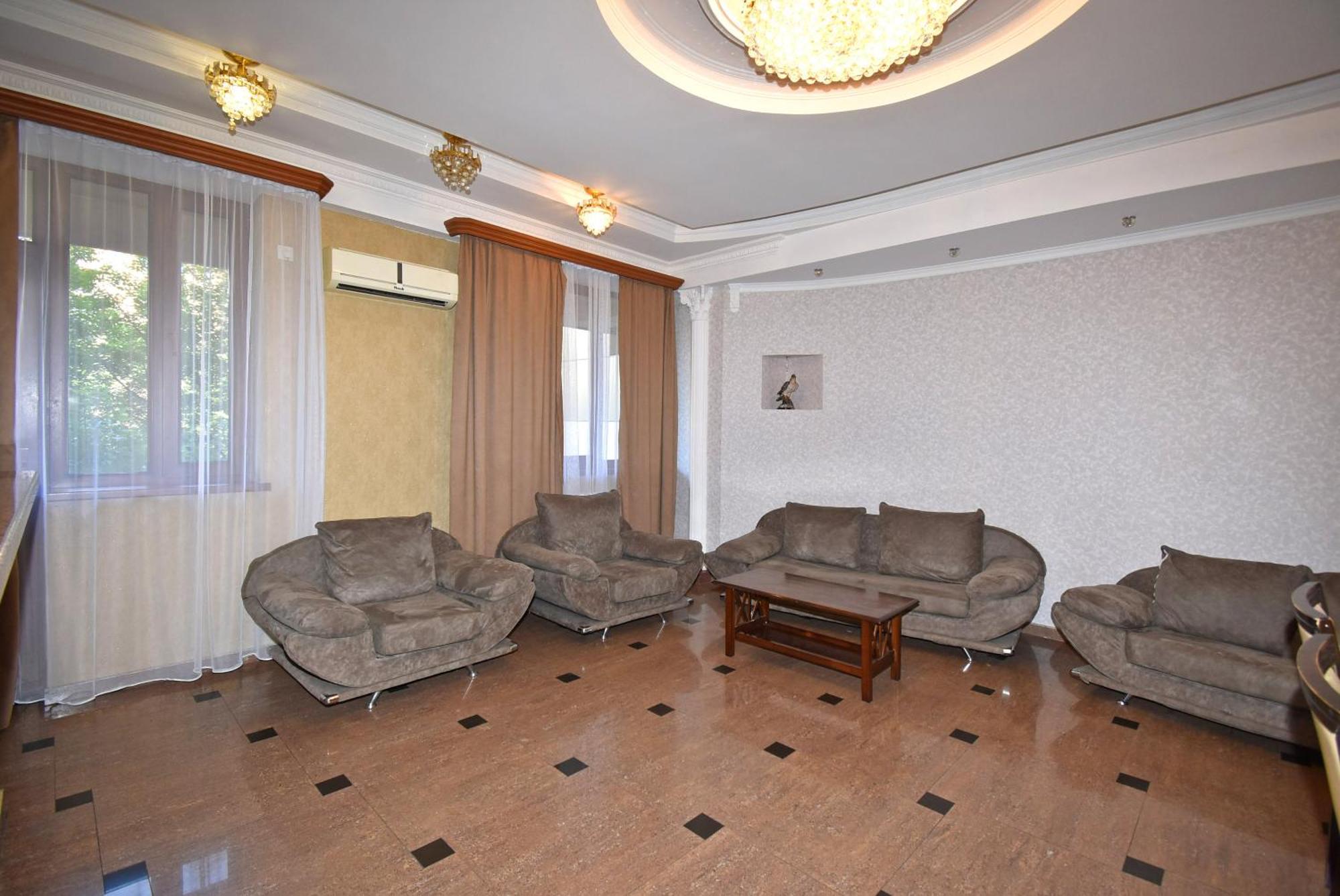 Armenak Apartment 5-Комнатная エレバン エクステリア 写真